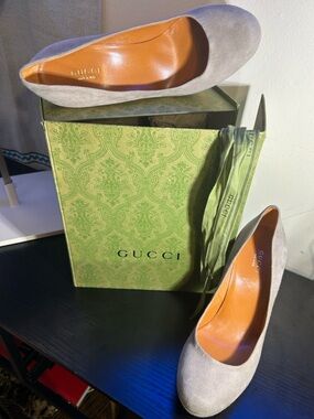 Gucci Women's Suede Taupe / Gray Suede Round-Toe Pumps w Gucci Box/Ribbon&Tissue